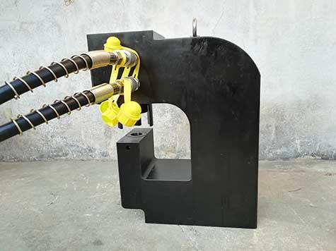 Heavy duty hydraulic hole punching press