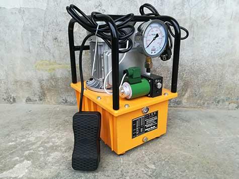 Single acting electric motor hydraulic pumps